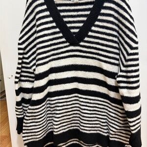 Ava & Viv Black and White Striped V-Neck Sweater